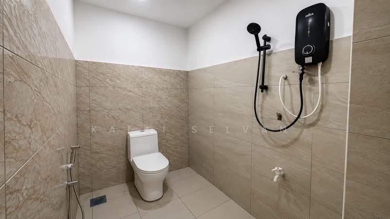 2-storey Terraced House for Sale in Taman Cempaka (Ipoh) - Kalai Selvan - Bathroom - PropertyGuru.com.my