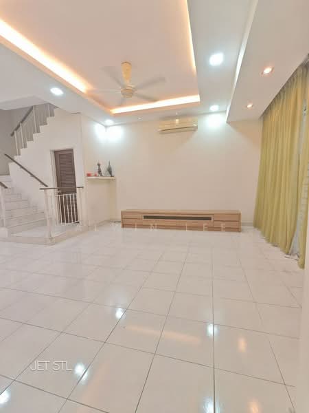Rumah Teres 2-Tingkat untuk Dijual di Setia Alam (Selangor) - Alwin Lee - Living Room - PropertyGuru.com.my