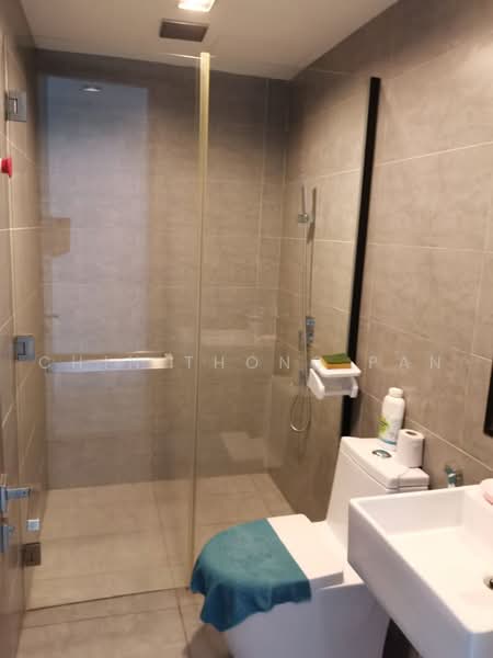 Kediaman Servis untuk Disewa di The Square SOHO @ One City USJ 25 - Chin Thong Pan - Bathroom - PropertyGuru.com.my