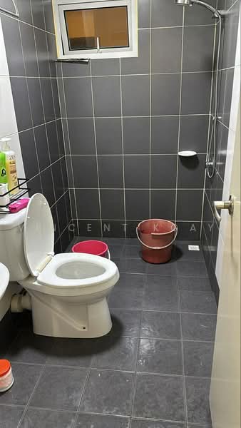 Kondominium untuk Disewa di 10 Island Resort - Vincent Koay - Bathroom - PropertyGuru.com.my