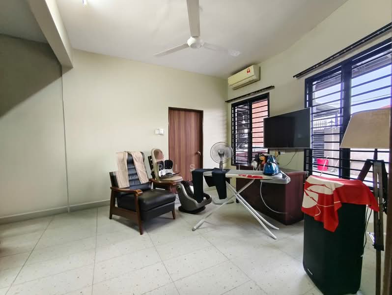 1-storey Terraced House for Sale in Teluk Gadong (Klang) - Doris Lim - Living Room - PropertyGuru.com.my