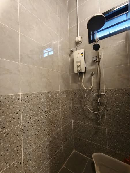 1-storey Terraced House for Sale in Teluk Gadong (Klang) - Doris Lim - Bathroom - PropertyGuru.com.my