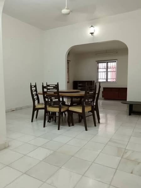 Bungalow House untuk Dijual di Taman Lake View (Taiping) - Beeky Lee - Dining Room - PropertyGuru.com.my