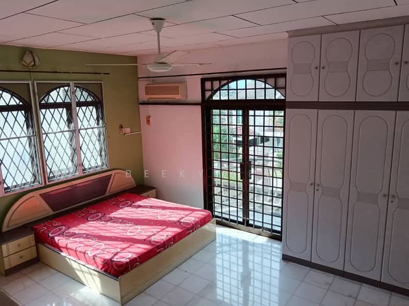 Bungalow House untuk Dijual di Taman Lake View (Taiping) - Beeky Lee - Bedroom - PropertyGuru.com.my