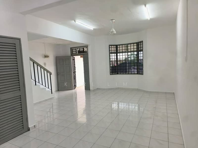 Rumah Teres 2-Tingkat untuk Dijual di Taman Universiti (Skudai) - Karl Lim - Living Room - PropertyGuru.com.my
