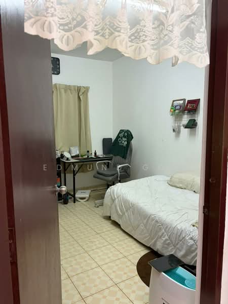 Apartment for Sale at Vista Subang - Edmund Goh - Bedroom - PropertyGuru.com.my