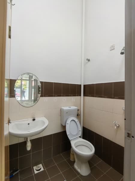 1-storey Terraced House for Sale in Taman Krubong Jaya (Krubong) - Woon . - Bathroom - PropertyGuru.com.my