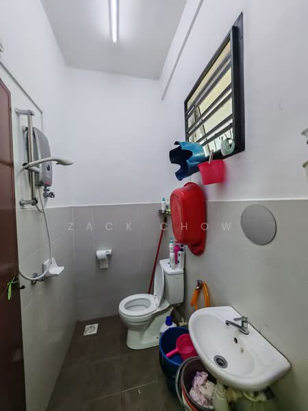 Rumah Teres 2-Tingkat untuk Dijual di Taman Scientex Senai (Senai) - Zack Chow - Bathroom - PropertyGuru.com.my