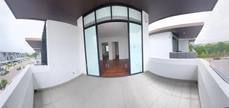 3-storey Terraced House for Sale in 16 Sierra (Puchong) - Surendran Karapiah - Balcony - PropertyGuru.com.my