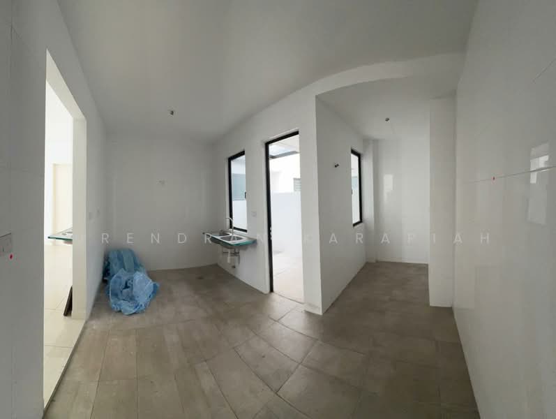 3-storey Terraced House for Sale in 16 Sierra (Puchong) - Surendran Karapiah - Kitchen - PropertyGuru.com.my