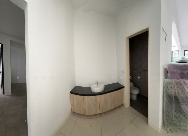 3-storey Terraced House for Sale in 16 Sierra (Puchong) - Surendran Karapiah - Bathroom - PropertyGuru.com.my