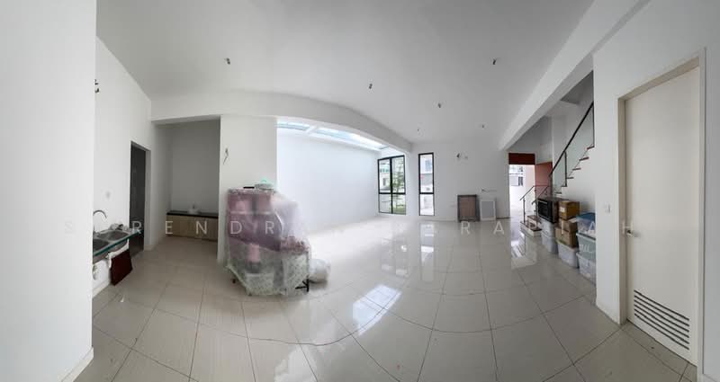 3-storey Terraced House for Sale in 16 Sierra (Puchong) - Surendran Karapiah - Living Room - PropertyGuru.com.my