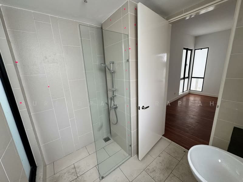 3-storey Terraced House for Sale in 16 Sierra (Puchong) - Surendran Karapiah - Bathroom - PropertyGuru.com.my