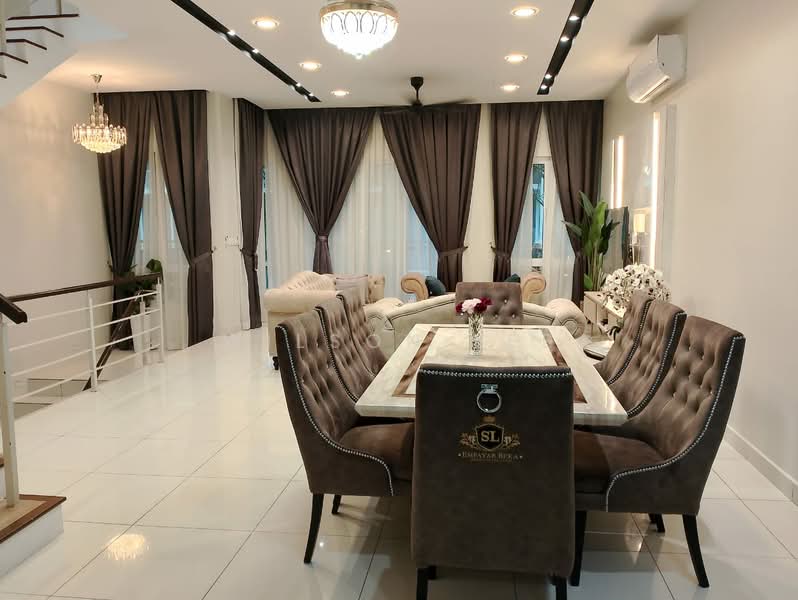 Rumah Teres 3-Tingkat untuk Dijual di Bandar Rinching (Semenyih) - Wilson Lee - Living Room - PropertyGuru.com.my