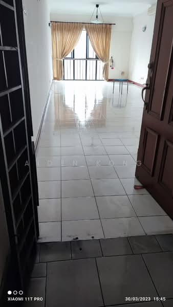 Kondominium untuk Dijual di Bistari Condominium - Aiden Kong - Living Room - PropertyGuru.com.my