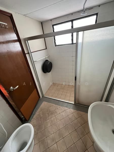 Kondominium untuk Dijual di Bistari Condominium - Aiden Kong - Bathroom - PropertyGuru.com.my
