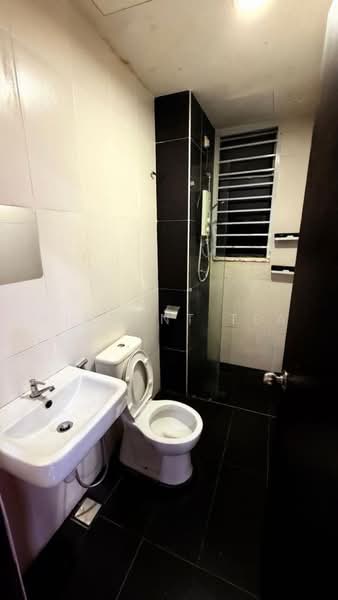 Pangsapuri untuk Disewa di The Garden Residences - Vincent Tea - Bathroom - PropertyGuru.com.my
