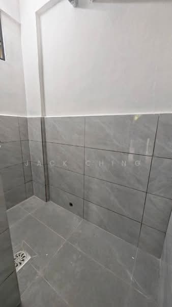 Rumah Flat untuk Dijual di Geharu Flat - Jack Ching - Bathroom - PropertyGuru.com.my