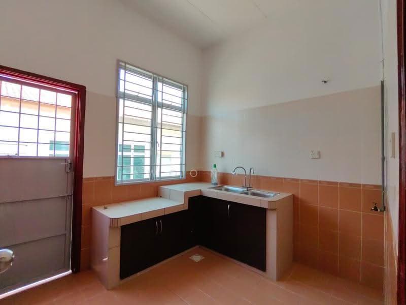 1-storey Terraced House for Rent in Taman Krubong Jaya (Krubong) - Woon . - Kitchen - PropertyGuru.com.my