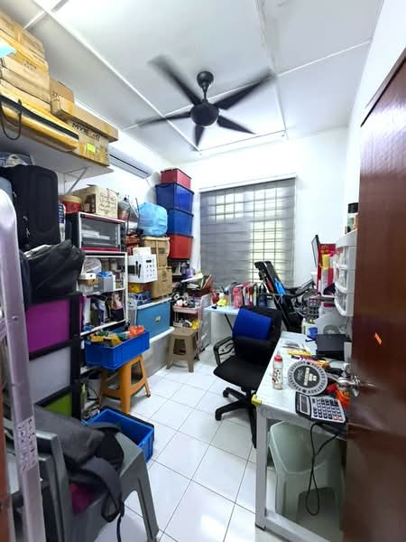 1-storey Terraced House for Sale in Taman Gaya (Ulu Tiram) - Karl Lim - Study - PropertyGuru.com.my