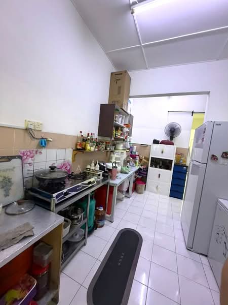 1-storey Terraced House for Sale in Taman Gaya (Ulu Tiram) - Karl Lim - Kitchen - PropertyGuru.com.my