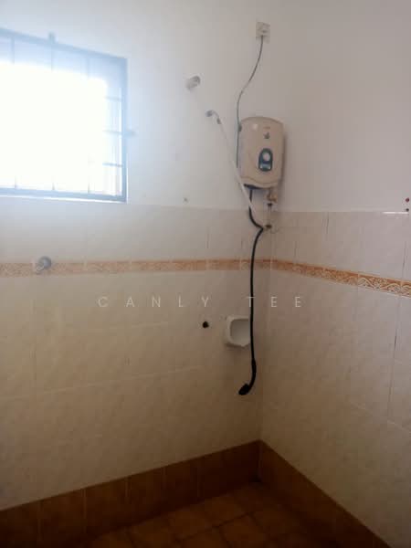 Rumah Teres untuk Disewa di Bandar Puteri Klang (Klang) - Canly Tee - Bathroom - PropertyGuru.com.my