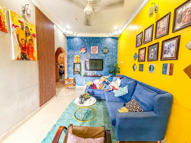 Rumah Teres 1-Tingkat untuk Dijual di Taman Seri Mewah (Kapar) - Izzat Zamros - Living Room - PropertyGuru.com.my