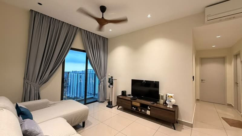 Kediaman Servis untuk Dijual di M Oscar - Tan Ru Xin - Living Room - PropertyGuru.com.my