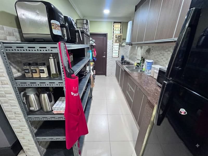 2-storey Terraced House for Sale in Seksyen 8 (Shah Alam) - Ameer Ali - Kitchen - PropertyGuru.com.my