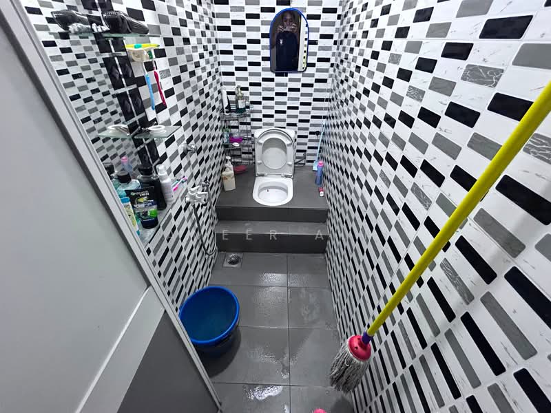 2-storey Terraced House for Sale in Seksyen 8 (Shah Alam) - Ameer Ali - Bathroom - PropertyGuru.com.my