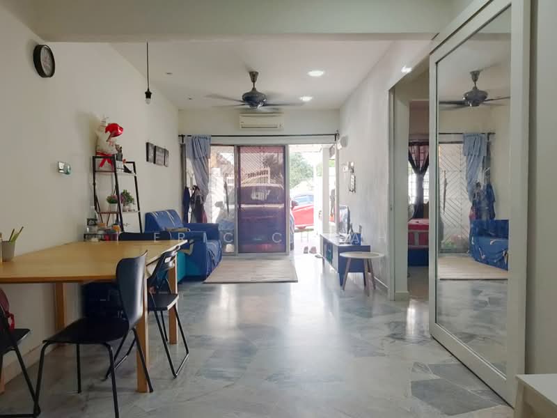 Rumah Teres 1-Tingkat untuk Dijual di Puchong (Selangor) - Eric Cheah - Living Room - PropertyGuru.com.my