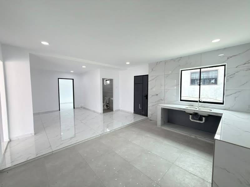 Bungalow House for Sale in Taman Puteri Wangsa (Ulu Tiram) - Coco Lee - Kitchen - PropertyGuru.com.my