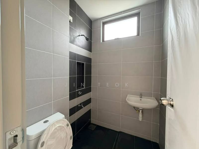 Rumah Teres 2-Tingkat untuk Dijual di Mutiara Rini (Skudai) - Jin Teok - Bathroom - PropertyGuru.com.my