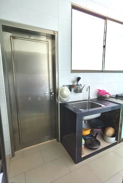 2-storey Terraced House for Sale in Taman Bukit Mewah (Tampoi) - Karl Lim - Kitchen - PropertyGuru.com.my
