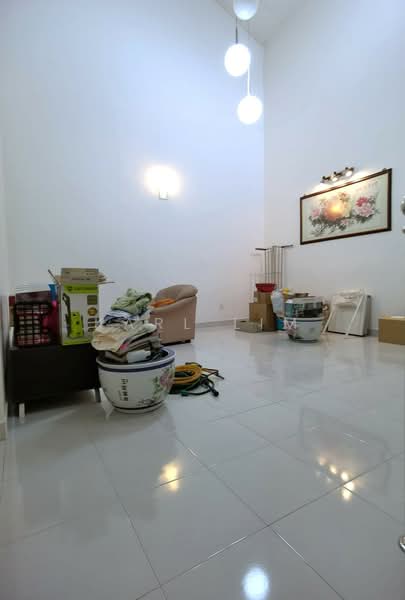 2-storey Terraced House for Sale in Taman Bukit Mewah (Tampoi) - Karl Lim - Living Room - PropertyGuru.com.my