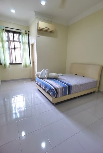 2-storey Terraced House for Sale in Taman Bukit Mewah (Tampoi) - Karl Lim - Bedroom - PropertyGuru.com.my