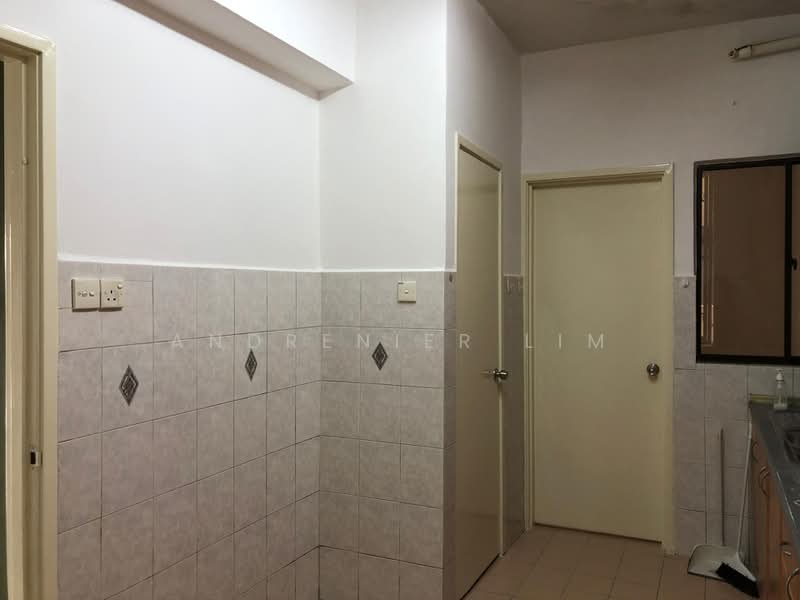 Kondominium untuk Dijual di Villa Angsana - Andrenier Lim - Kitchen - PropertyGuru.com.my
