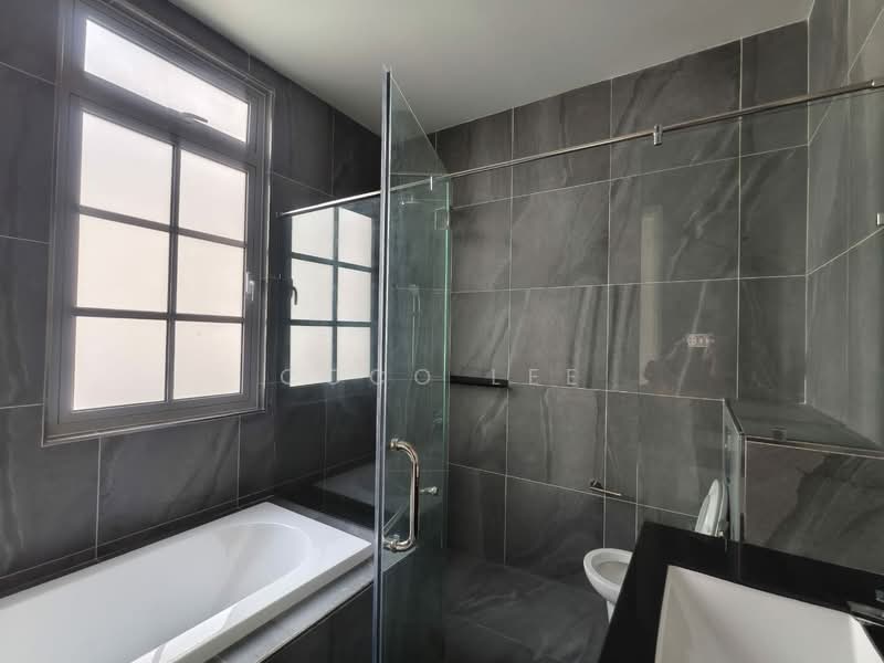 Semi-Detached House for Sale in Taman Ekoflora (Johor Bahru) - Coco Lee - Bathroom - PropertyGuru.com.my