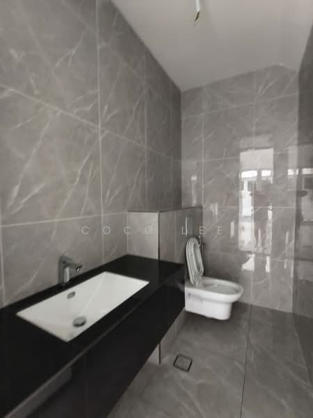 Semi-Detached House for Sale in Taman Ekoflora (Johor Bahru) - Coco Lee - Bathroom - PropertyGuru.com.my