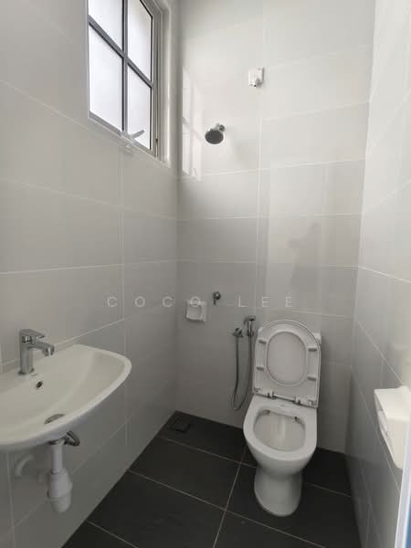 Semi-Detached House for Sale in Taman Ekoflora (Johor Bahru) - Coco Lee - Bathroom - PropertyGuru.com.my