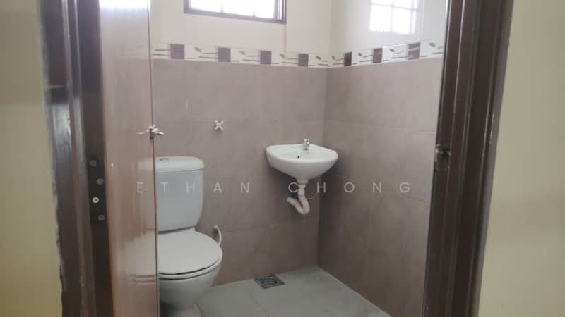 Rumah Teres untuk Dijual di Bandar Puteri Klang (Klang) - Ethan Chong - Bathroom - PropertyGuru.com.my