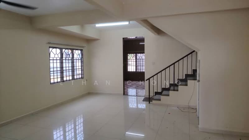 Rumah Teres untuk Dijual di Bandar Puteri Klang (Klang) - Ethan Chong - Living Room - PropertyGuru.com.my