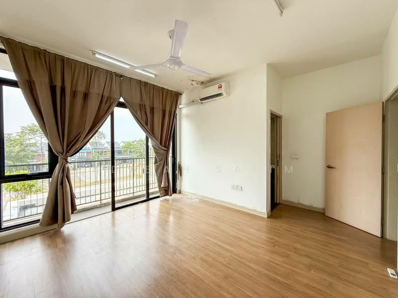 2-storey Terraced House for Sale in Elmina (Shah Alam) - Adibah Salim - Living Room - PropertyGuru.com.my