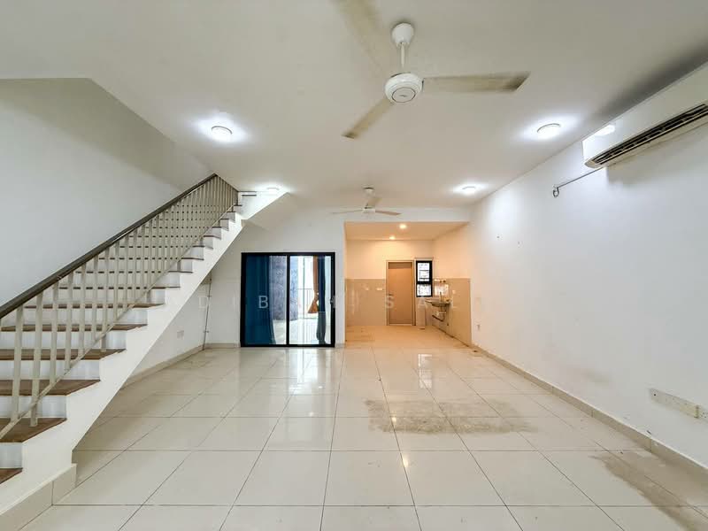 2-storey Terraced House for Sale in Elmina (Shah Alam) - Adibah Salim - Living Room - PropertyGuru.com.my