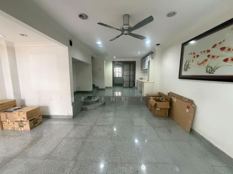 Rumah Teres 2-Tingkat untuk Dijual di Taman Bukit Idaman (Selayang) - Katherine Leong - Living Room - PropertyGuru.com.my