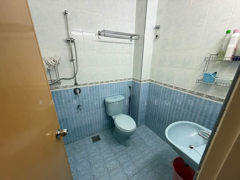 Rumah Teres 2-Tingkat untuk Dijual di Taman Bukit Idaman (Selayang) - Katherine Leong - Bathroom - PropertyGuru.com.my