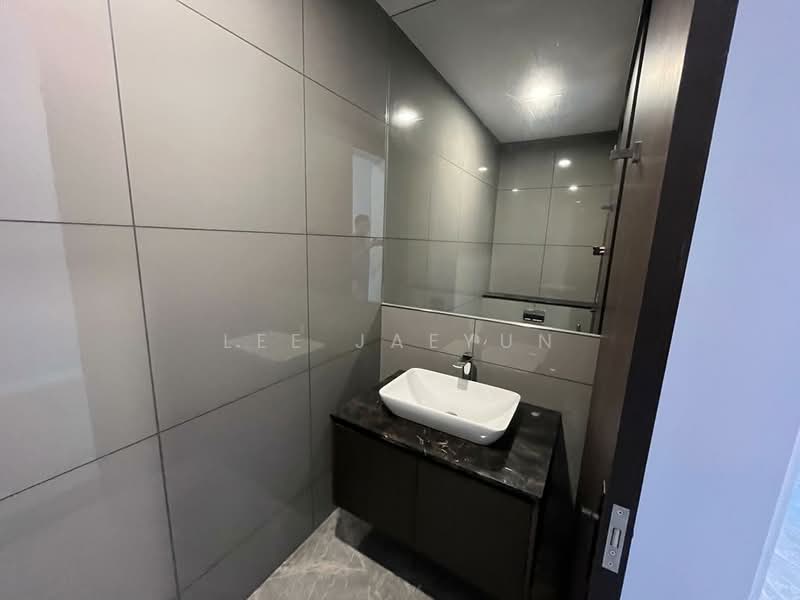 Service Residence for Sale at Park Regent @Desa Park City - Lee Jaeyun - Bathroom - PropertyGuru.com.my