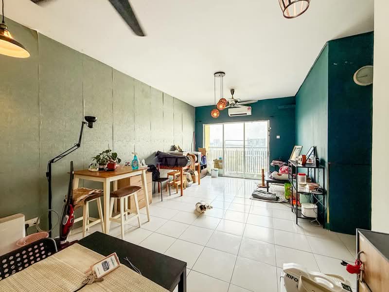 Pangsapuri untuk Dijual di Residensi Alam Damai (PR1MA @ Alam Damai) - Izzat Zamros - Living Room - PropertyGuru.com.my