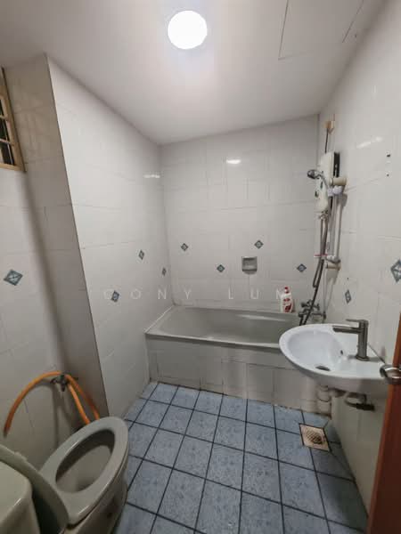 Kondominium untuk Dijual di Villa Angsana - Cony Lum - Bathroom - PropertyGuru.com.my