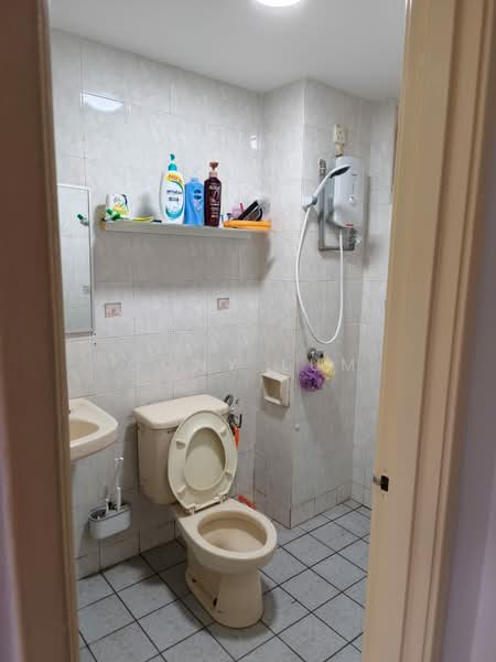Kondominium untuk Dijual di Villa Angsana - Cony Lum - Bathroom - PropertyGuru.com.my